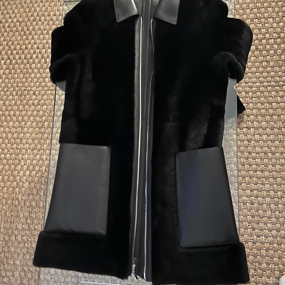 NEW Theory Piazza Coat in Polished Shearling - Picture 9 of 12